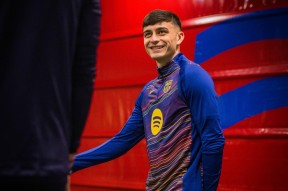 星空-今夜巴塞罗那备战欧冠，战术微调细节曝光，话题不断，纪律约束更严格的简单介绍-星空