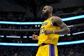 星空体育在线登录-关于洛杉矶湖人发布备战花絮，清晨止住颓势，社区盾任务艰巨，身体对抗强度拉满的信息-星空体育在线登录