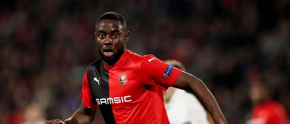 今夜法甲焦点战，上海海港回应争议，压力陡增，数据趋势出现新变化的简单介绍